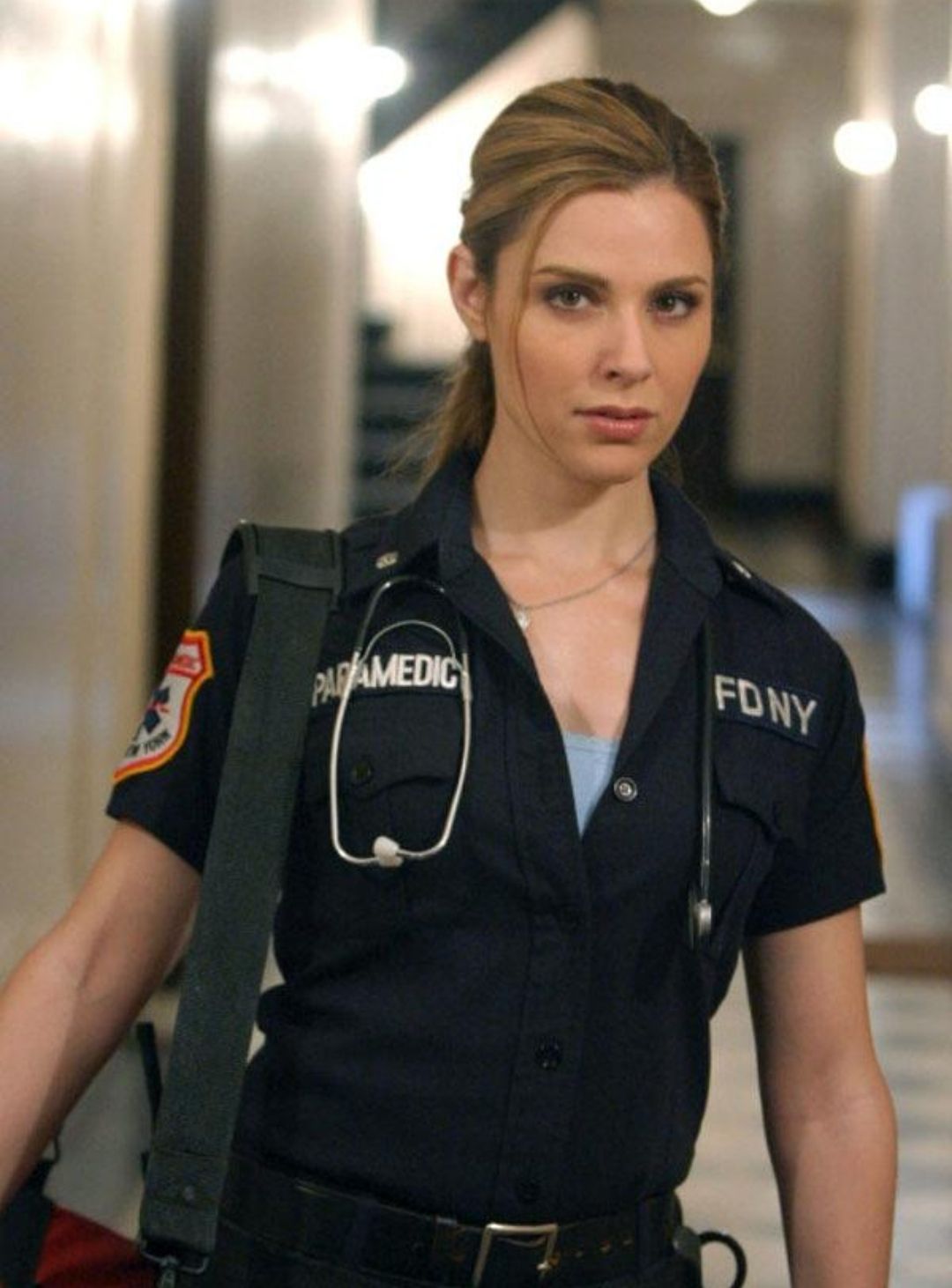 欧美女明星精品收藏 第九期 卡拉·布欧诺组图_高清图集_新浪网