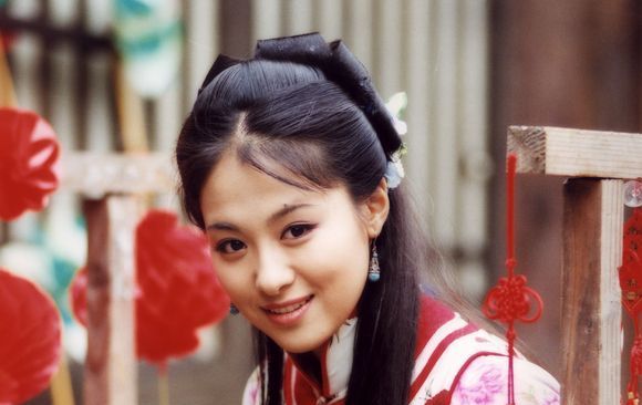 6,《天下第一媒婆》饰演德宁公主,因逃婚与宋双双相遇,并成为了双双的