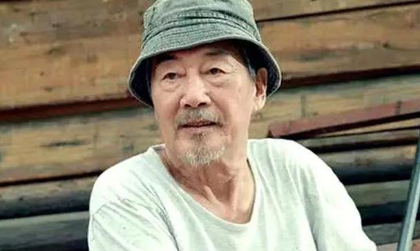 杜雨露女儿催泪倾诉:父亲被癌症折磨10年,终于能安安静静地走_高清