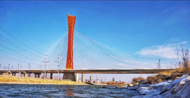 青海省唯一一座独塔双索面不对称斜拉体系钢箱梁桥|双索面|钢箱梁|海