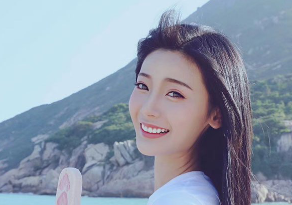 王星辰多大了 美女演员王星辰是怎么出道的|王星辰