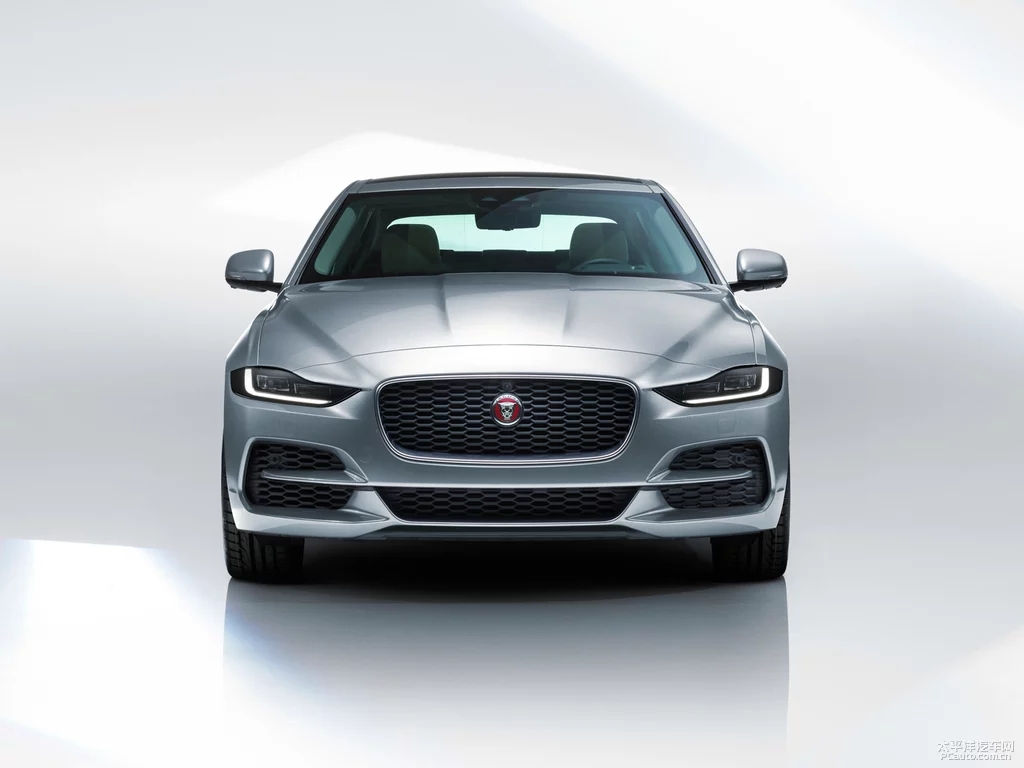 捷豹xe中期改款,外观更温和,内饰更科技