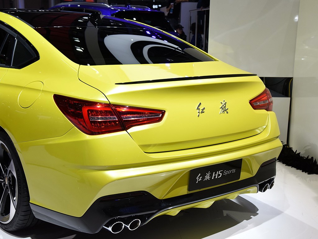 红旗h5运动版亮相上海车展,采用双边共四出排气,目标锁定大众