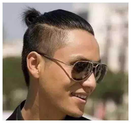 当男明星扎起丸子头 都是帅爆镜 最服鹿晗