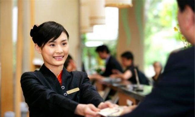 跟“异性”到酒店开房，只用一个人证件登记，查到后会怎么处理？|警察|男女|身份证|处罚|婚外情_新浪新闻