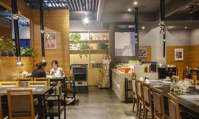 88元一桌烧烤店里的中式汉堡比肉还好吃