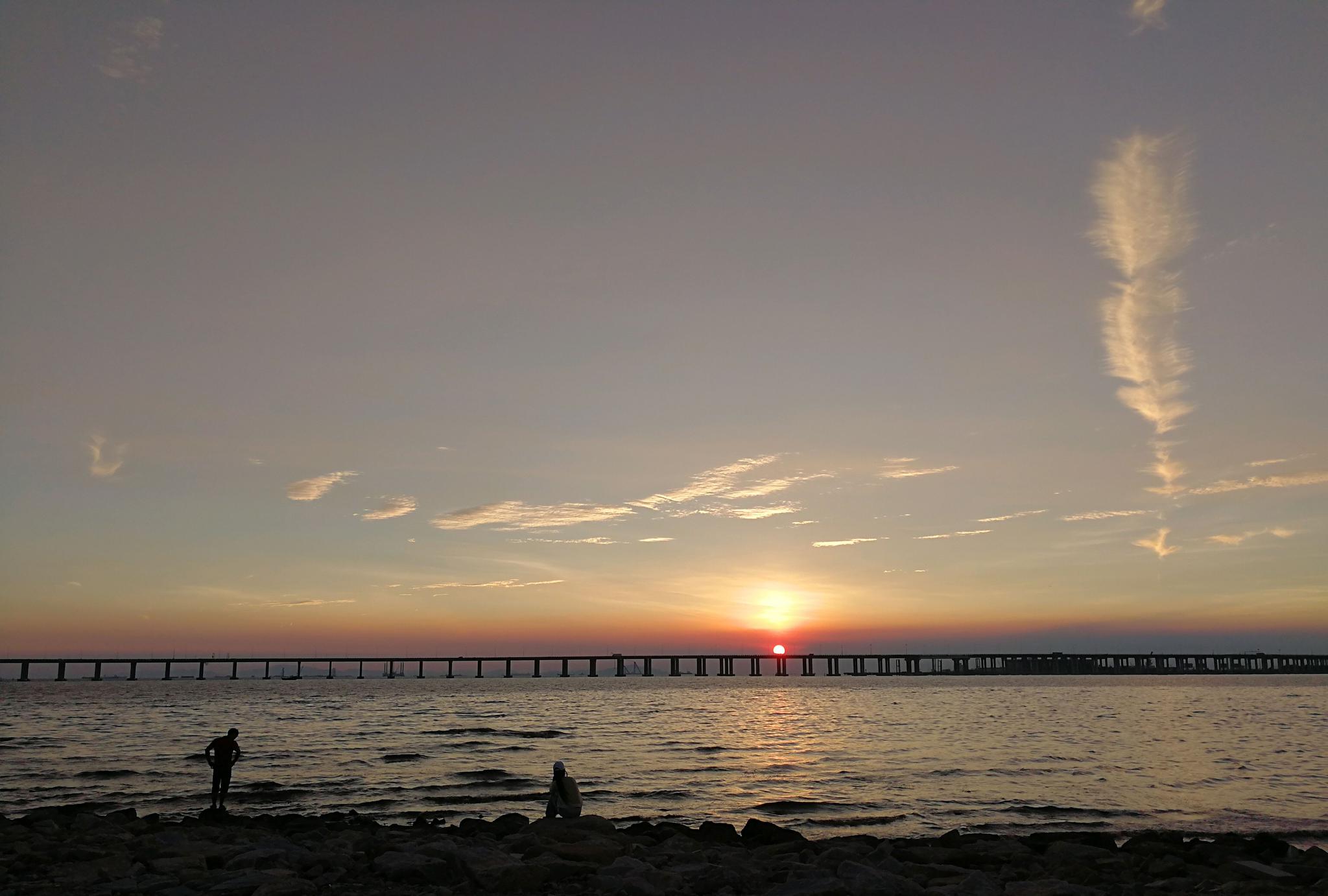火爆网络：宝安区固戍小巷子｜实测避坑指南与隐藏玩法大揭秘