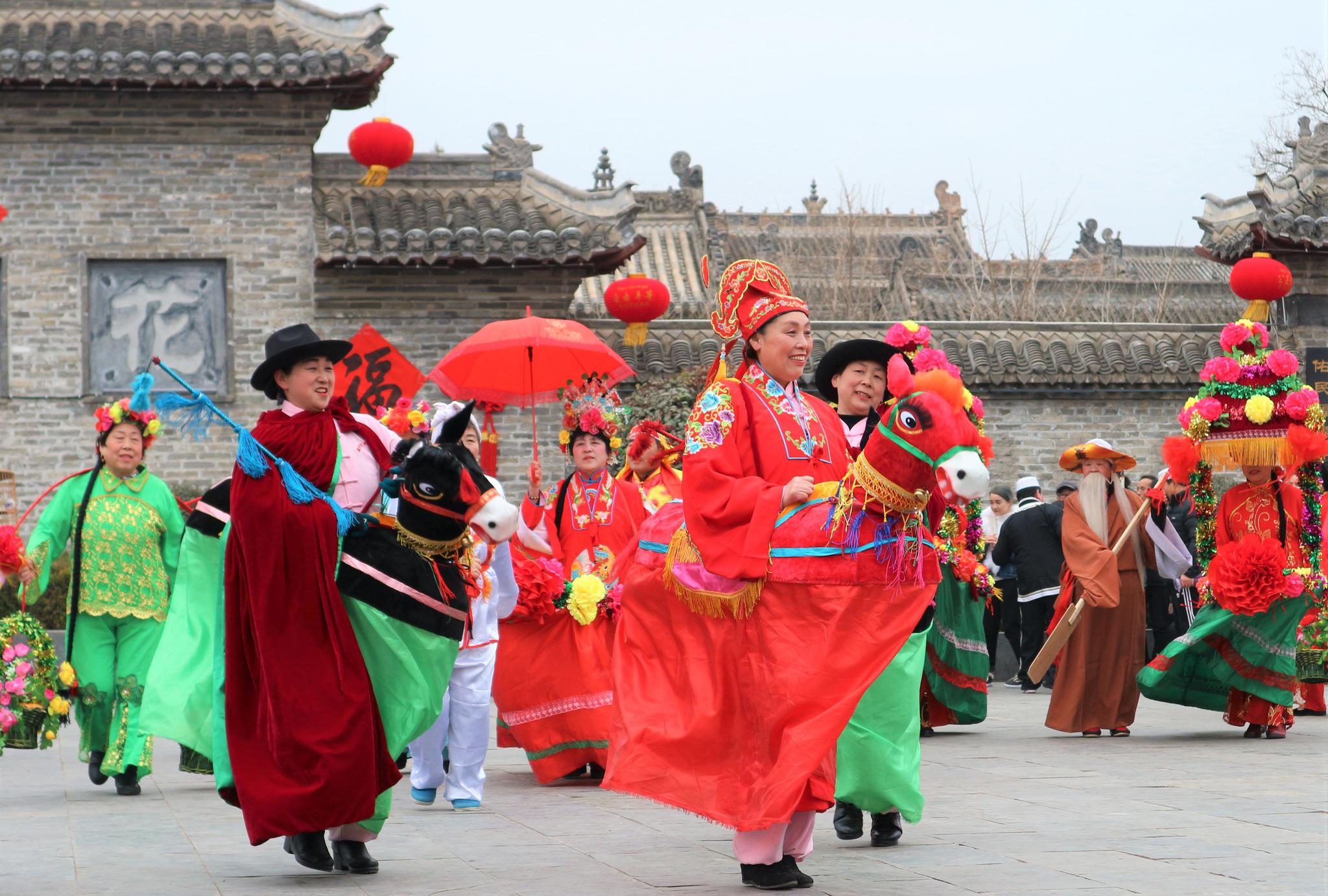 农村春节习俗划旱船精彩再现传统文化迎新年