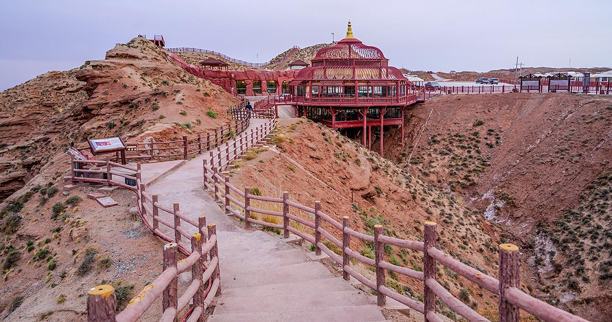 张掖三大丹霞景区里,最不为人知的一处大迷宫峡谷,平山湖大峡谷