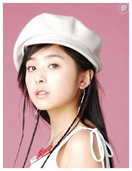 张含韵未能进军乐坛,在演艺圈举步维艰,受赵丽颖举荐,却无人识