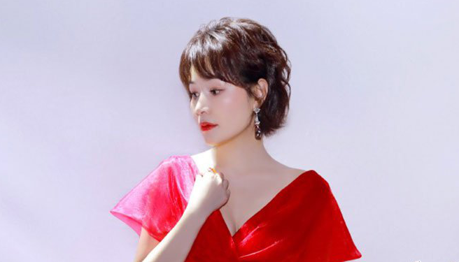 女演员胡蓉蓉个人资料撞脸陈冲揭也与成龙背后真实关系