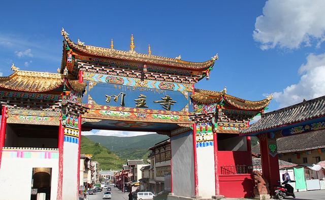 川主寺不是一座寺庙,而是一座小镇——红军长征纪念碑碑园