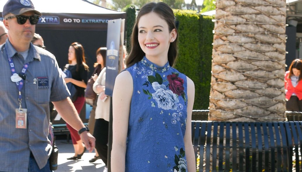 还记得当年那个美国暮光美少女麦肯基弗依吗她今年已经17岁了