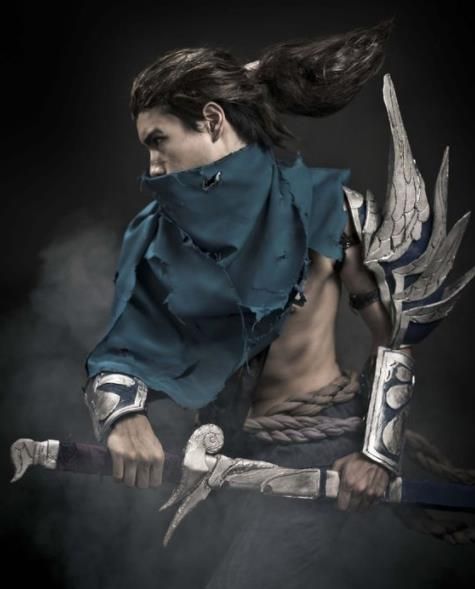 英雄联盟cosplay网友这亚索怎么也王者吧走路都带风