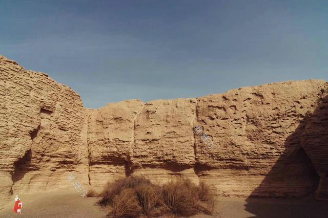 这个景点留下的风化已久土墩子为何依然有那么多游客参观