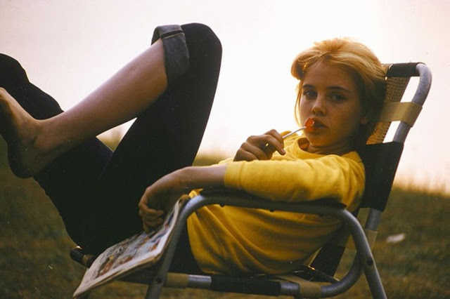 1960 年,sue lyon 为库布里克的电影洛丽塔拍摄的宣传照(3)