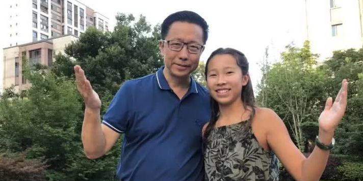 疯狂英语的李阳复婚了前妻晒全家福称原谅丈夫