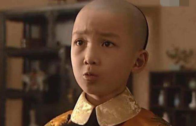 康熙见到十二岁的弘历,不仅放下酒杯,最后亲自带去培养