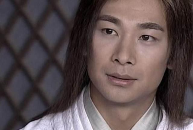 在《风云独霸天下》中的男主角当然是聂风啦,而聂风的扮演者赵文卓