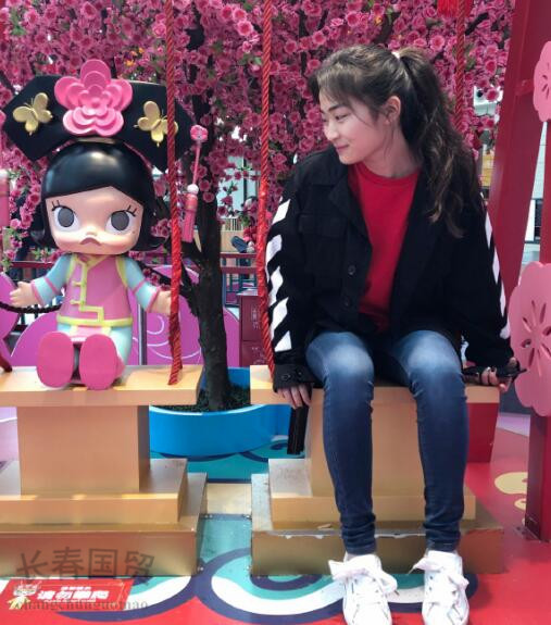 景岗山15岁女儿近照曝光,眉清目秀亭亭玉立