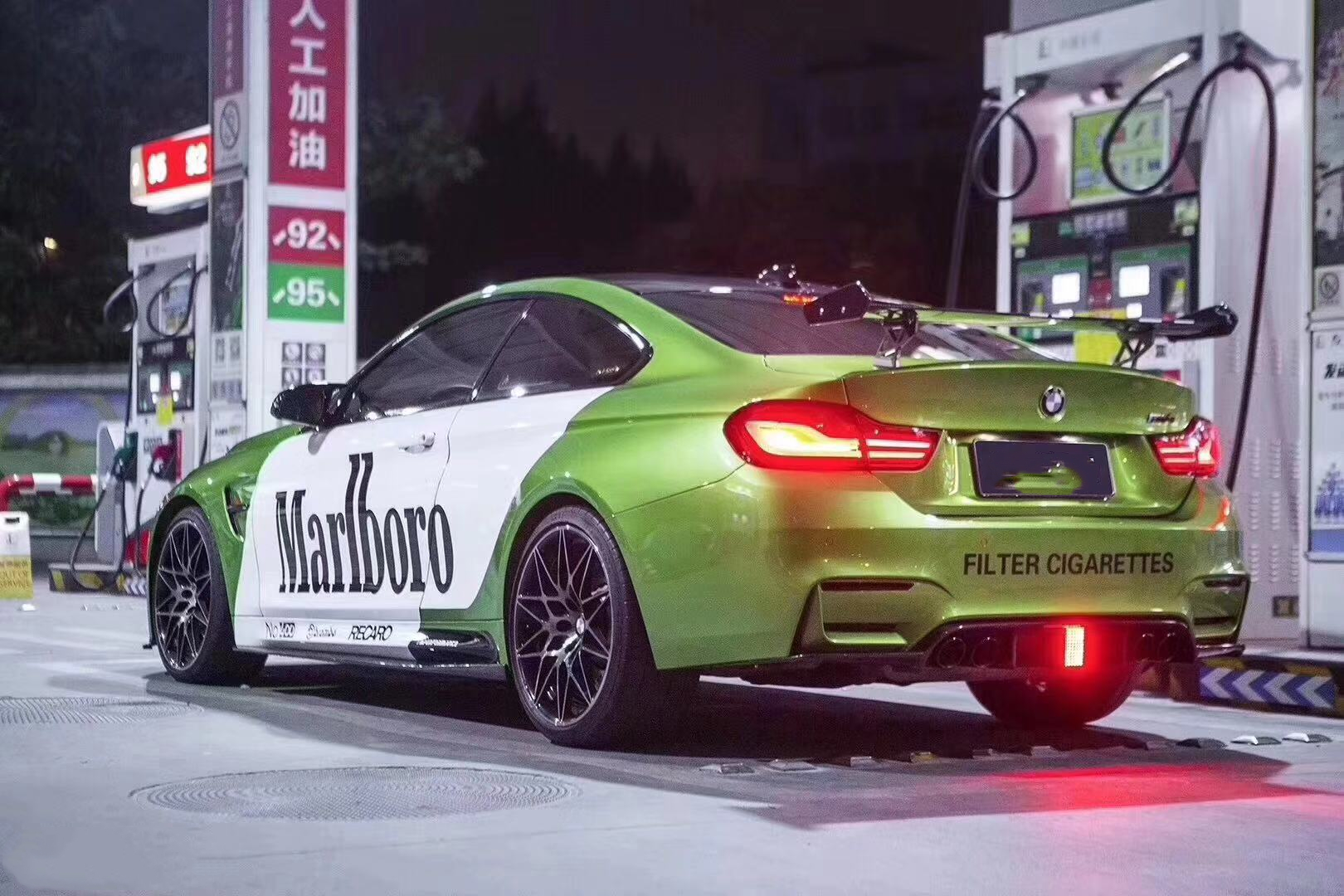 夏天里来一颗薄荷味万宝路 宝马m4彩绘很有趣