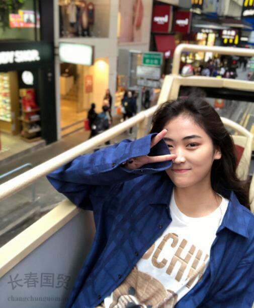 景岗山15岁女儿近照曝光,眉清目秀亭亭玉立