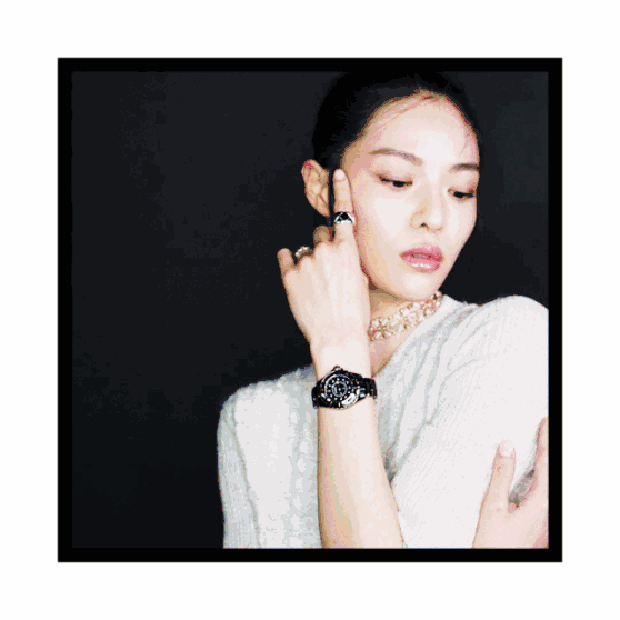 换季天气转凉,钟楚曦教你入秋外套怎么穿,让你温暖时尚一整秋