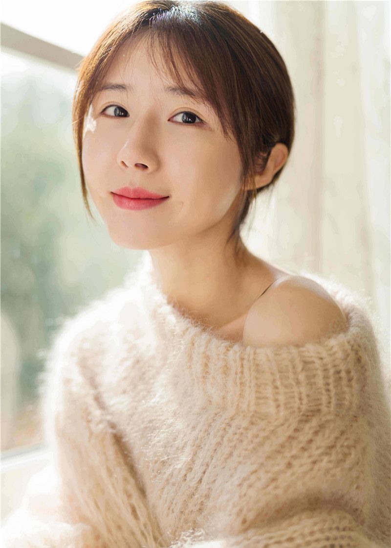 方安娜气纯出境暖春写真是初恋的感觉