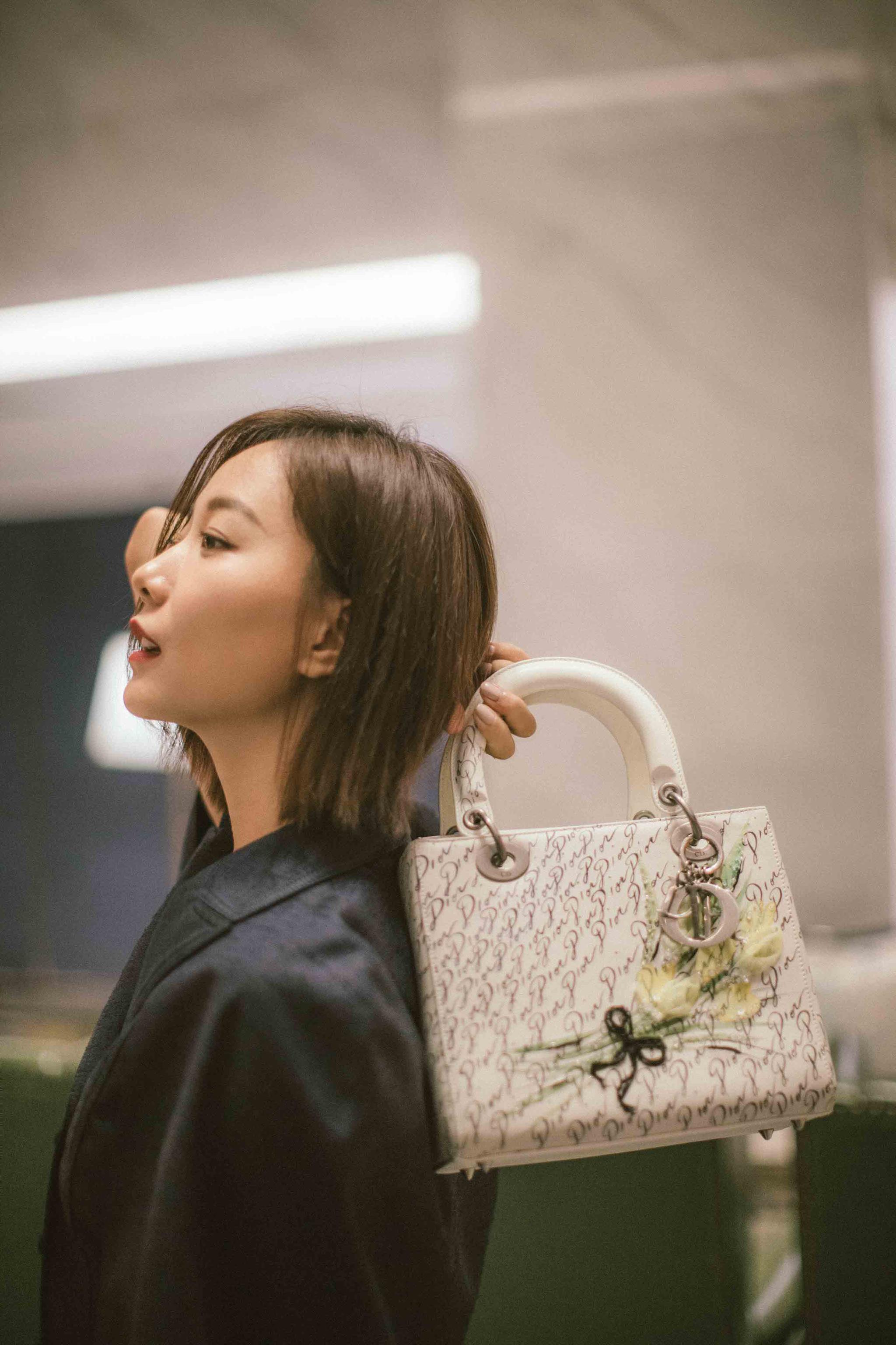 王珞丹受邀出席迪奥揭幕酒会 酷帅气质上演优雅西装杀