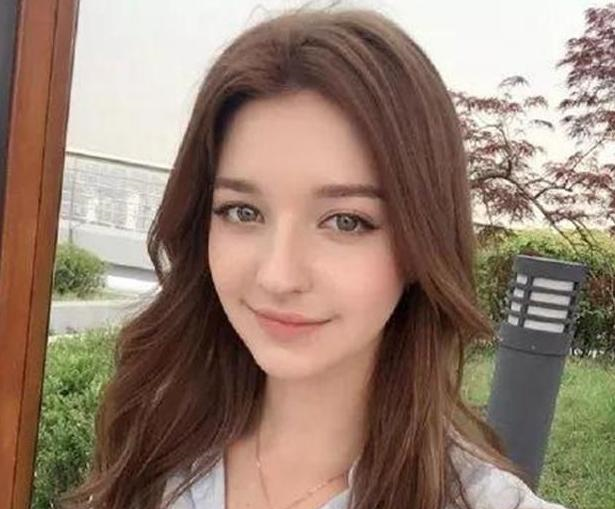 中国颜值最高的村庄村民蓝眼睛高鼻梁身材高挑东北话十级