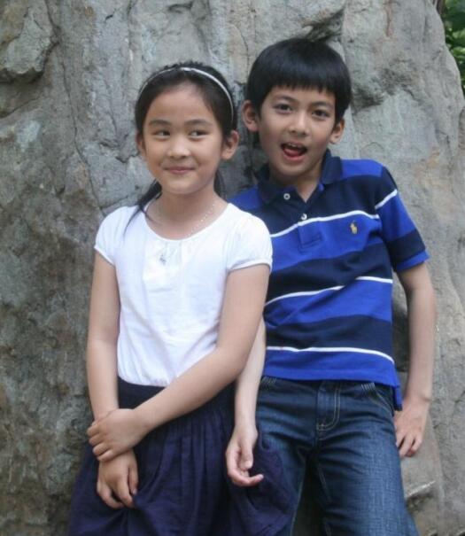 景岗山15岁女儿近照曝光,眉清目秀亭亭玉立