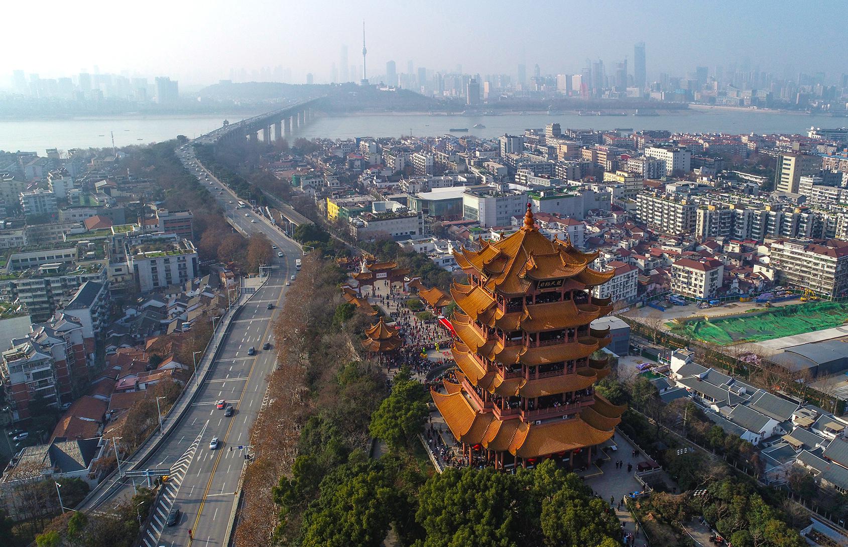 王正坤伞兵视角多维度航拍给大家展现了一个不一样的黄鹤楼