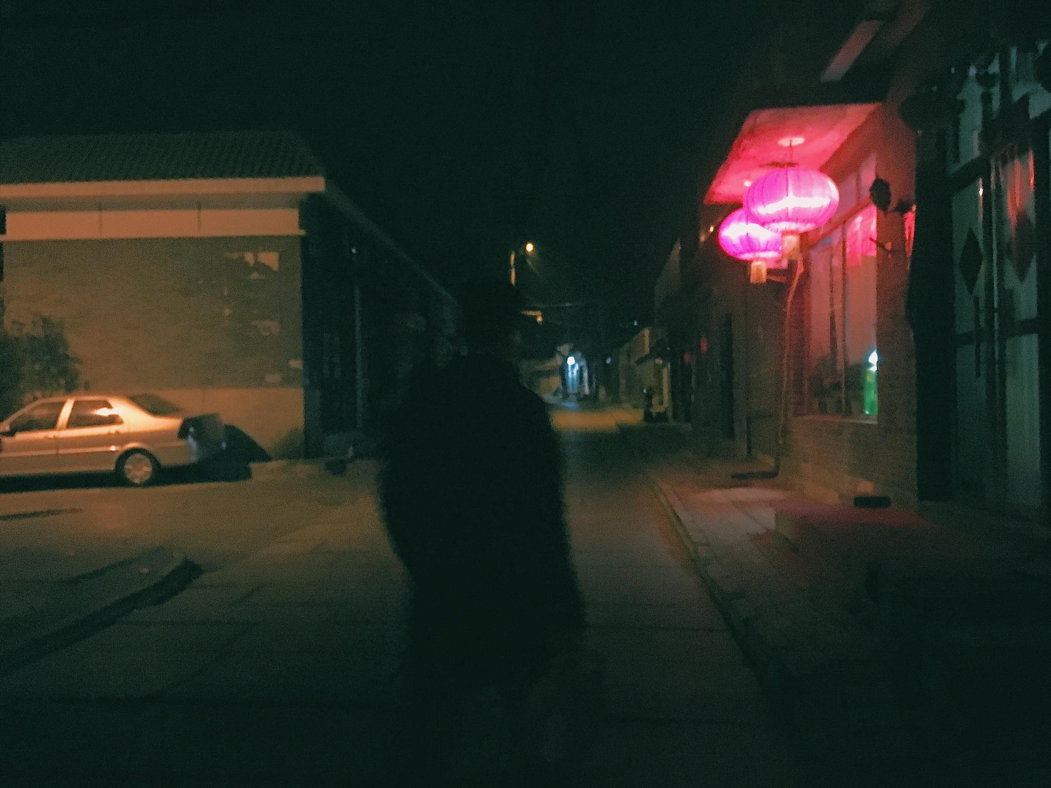 夜，黑暗中的光