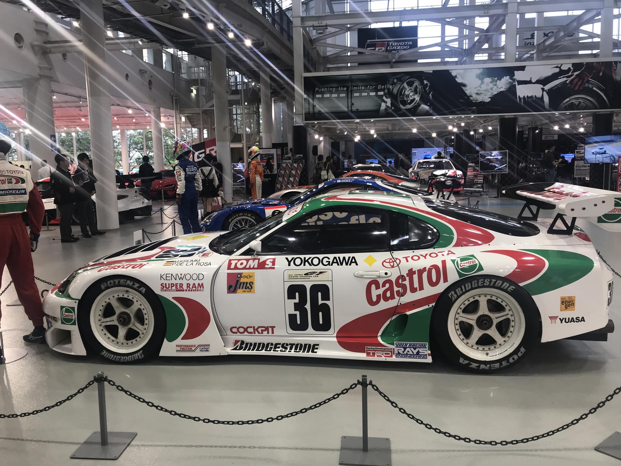 丰田嘉实多车队 (toyota castrol team) supra #37赛车 尾部赛车手