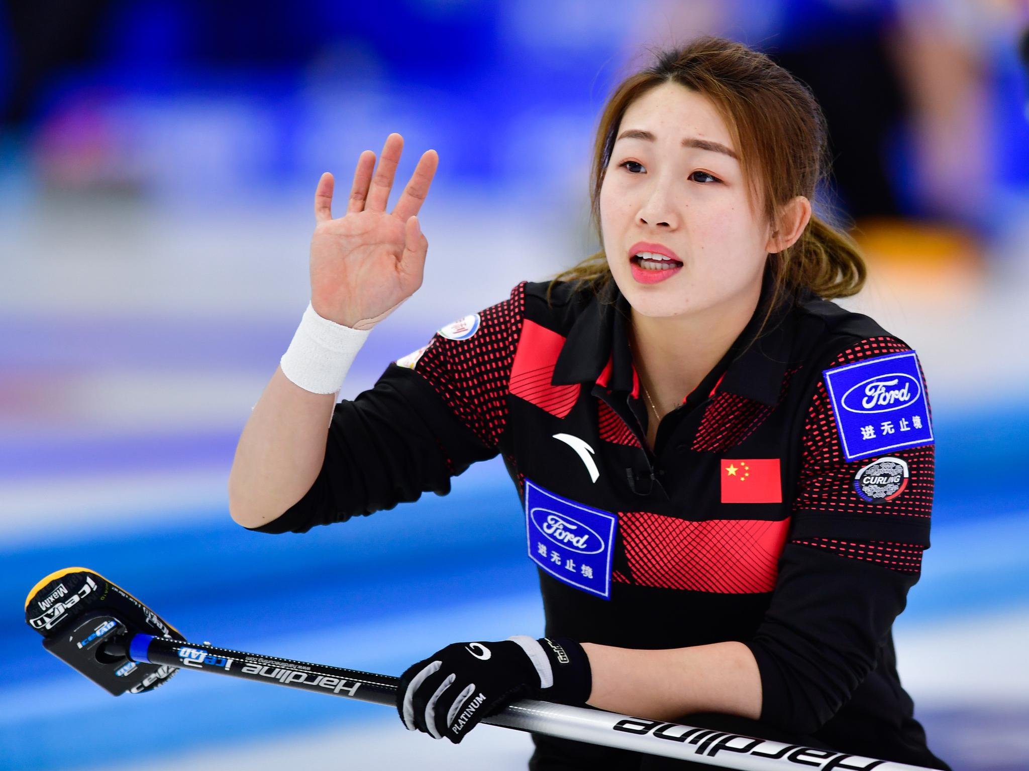 冰壶——青海国际精英赛:中国女队战胜加拿大女队
