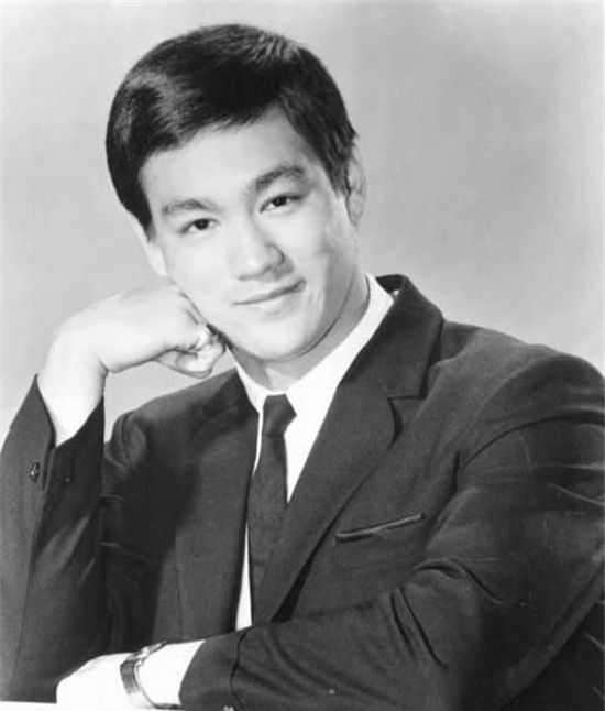 李小龙绝版珍藏青涩照曝光:有身材有颜值的完美型男|李小龙|身材|叶问