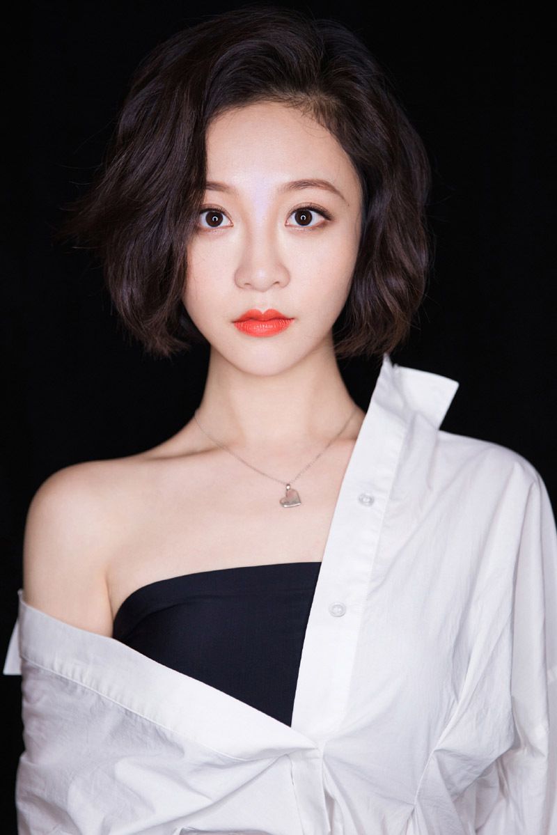 靓丽可爱婀娜多姿的女明星高雨儿