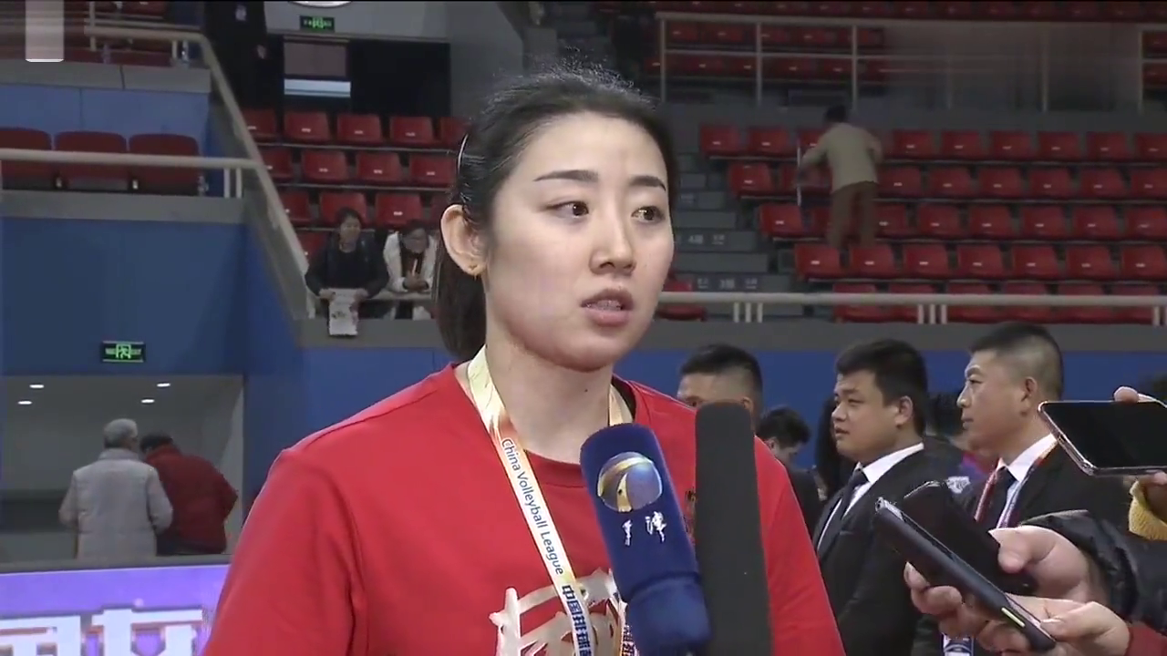 网曝姚笛和男友一起约朋友吃饭,出双入对已秘