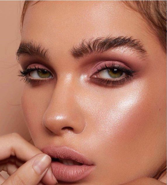 2020春夏米兰国际时尚周,时尚彩妆——古铜妆