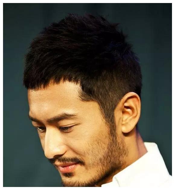 男星留起络腮胡更显成熟帅气,他却毁了所有,邓超简直是泥石流