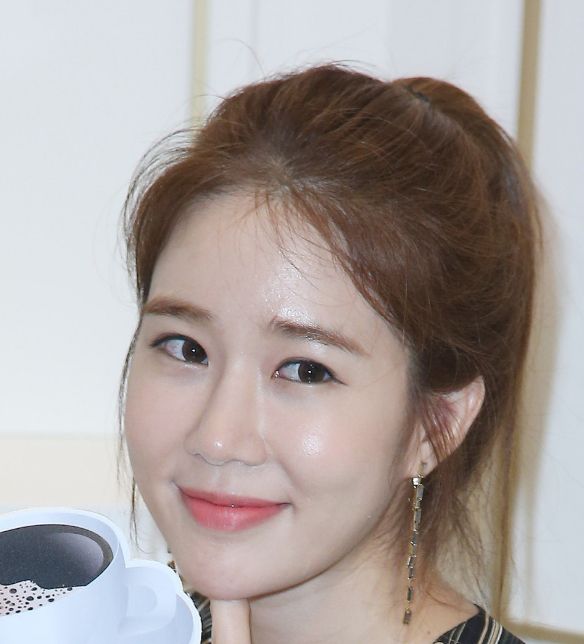 韩国80后女星刘仁娜在中国人气爆棚演技不输老戏骨