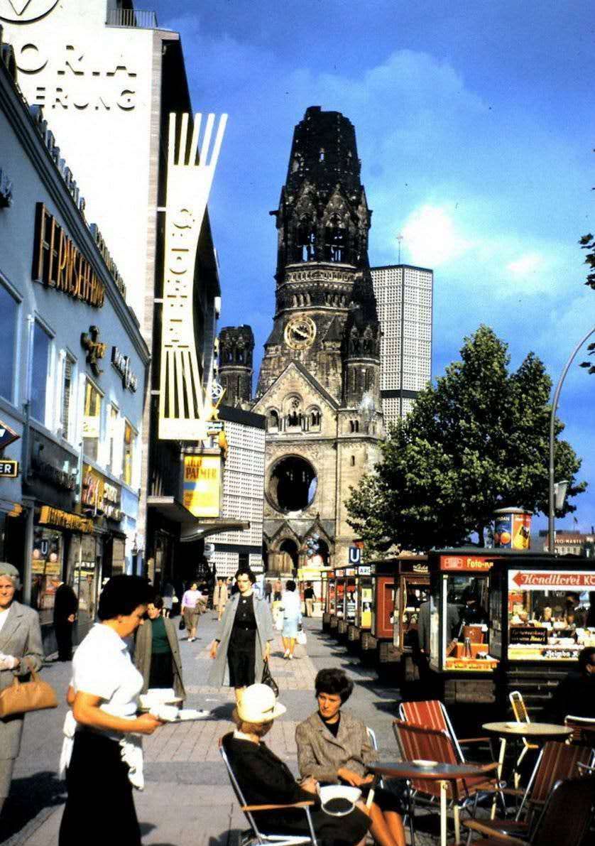 占领区柏林市井盟军治下的西柏林苏联治下的东柏林