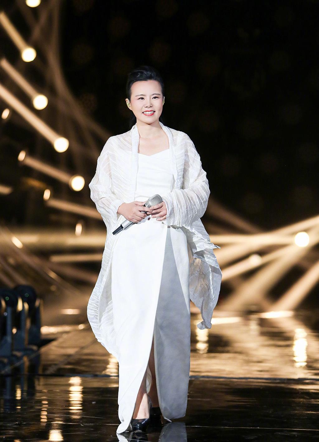 龚琳娜歌手造型古风古韵,尽显老艺术家风范,输了比赛却赢得口碑|龚琳