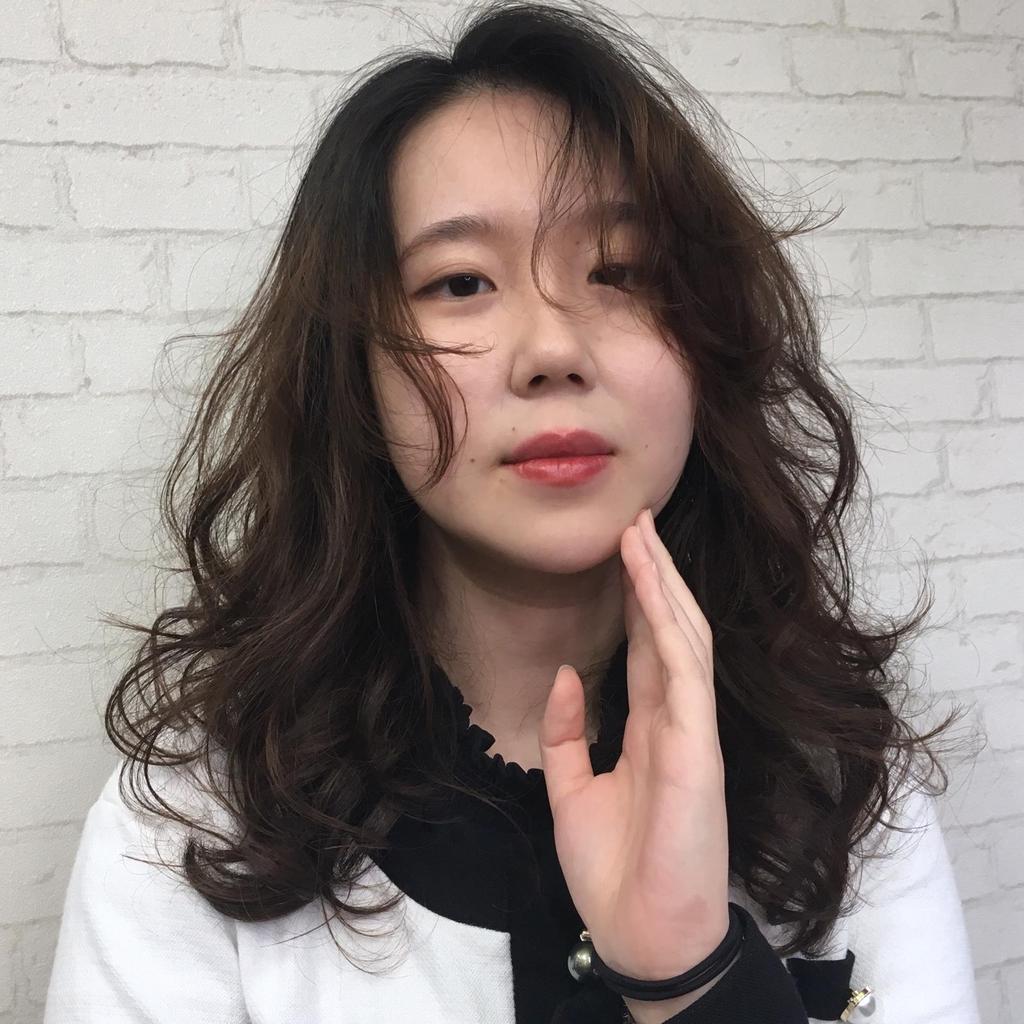 今年最流行的烫发发型年底烫发就这么烫长发短发烫了都好看