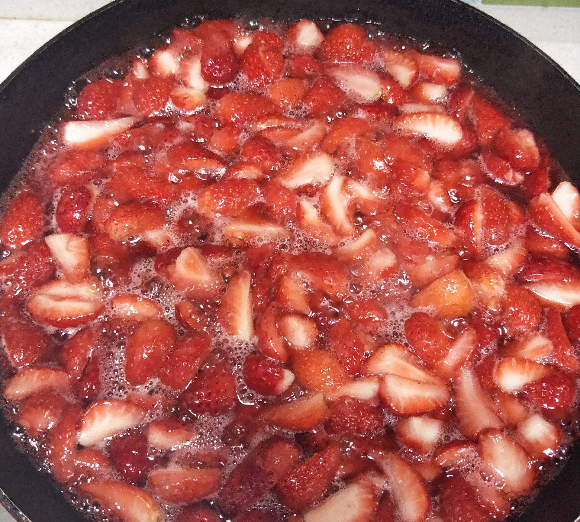 草莓最便宜的时候,自制大果粒草莓酱,简单,健康,酸甜可口