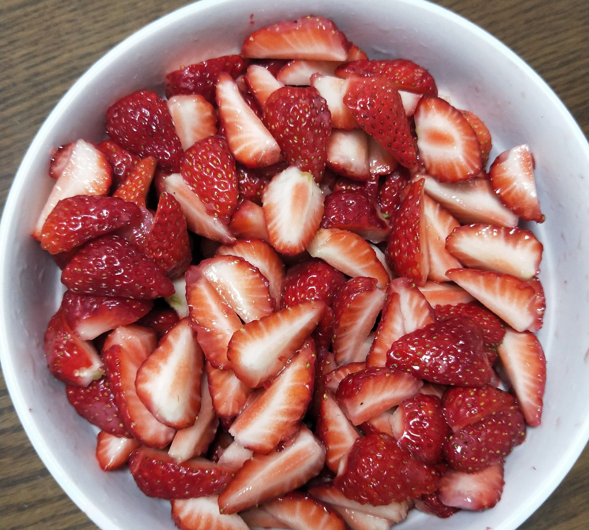 草莓最便宜的时候,自制大果粒草莓酱,简单,健康,酸甜可口