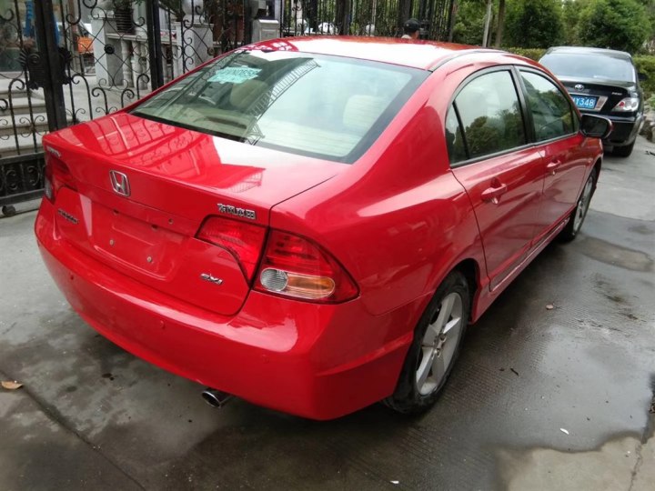 街头偶遇2009款本田思域没有大溜背和运动套装你还喜欢吗