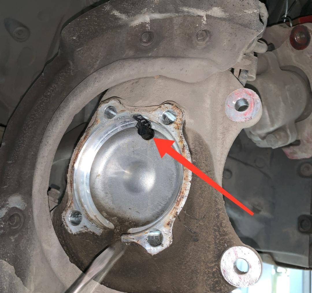 宝马525在行驶中有嗡嗡的异响师傅只用十分钟就找到了原因