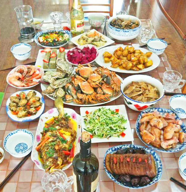 朋友圈10桌年夜饭,家家户户的拿手好菜,10桌饭菜哪家最强?