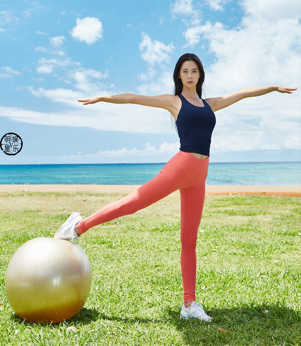 李成敏的身材美腻